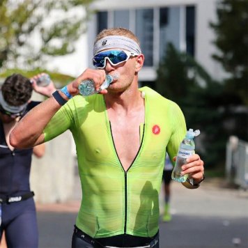 Hydratace a elektrolyty před startem triatlonu