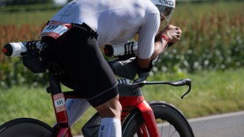 Doplňování energie v cyklistické části triatlonu